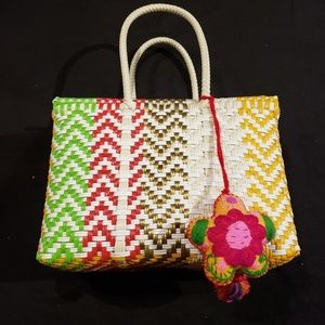 Handwoven recycled plastic, top notch tote!